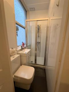 Single Ensuite Room in Shepherds Bush - 4