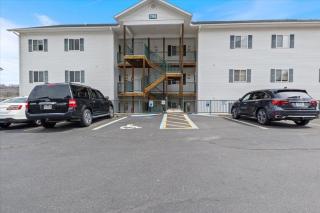 Boat Slip, 3 Pools, Golf, Ozarks Ampitheater, & Amazing Lake Views at the 13mm Big Niangua - 9