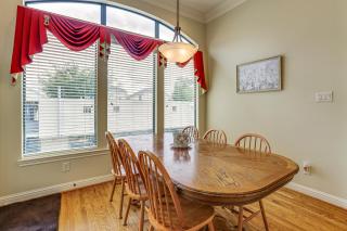 Walkable and Group-Friendly Houston Rental Near NRG - 2