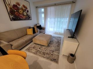 2 bedroom heart of Central Surrey - 8