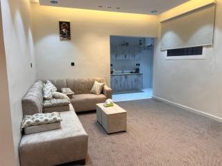 غرفة فندقية مع صالة ومطبخ دخول ذاتي - 7