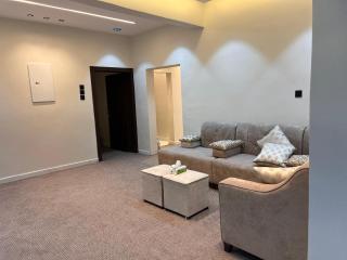 غرفة فندقية مع صالة ومطبخ دخول ذاتي - 6