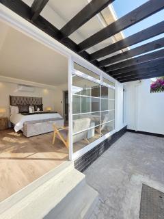 White Cottage Guesthouse - 2