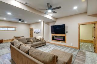 Gateway to Yellowstone! Modern Island Park Cabin - 6