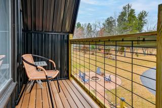 Cozy A-Frame Cabin Steps to Lake Camelot Beach! - New Rome - 9