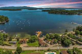 Sunny Shores - Lake days, Pool dips & Concerts - 6