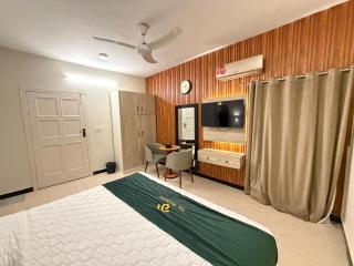 The Minimalist F-7 Markaz - 7