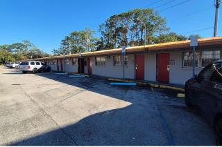 Arrow Motel by OYO Near Downtown - 1