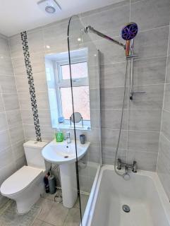 Castleford nest 3 bed driveway 2 Free Parking 6ppl - 3