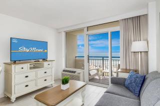 Tiki Beach by StayMareni - Oceanfront King - 3