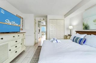 Tiki Beach by StayMareni - Oceanfront King - 6