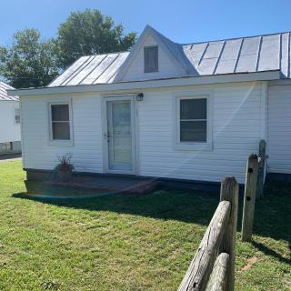 Treasured Moments Tiny Cabin Cottage - 8