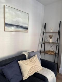 Cosy & stylish home contractor friendly - King size bed - Netflix - Fast Broadband - Private Garden - Coffee machine - 5