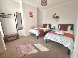 Stylish house Sleeps 4 close to M1 great for contractors - 6