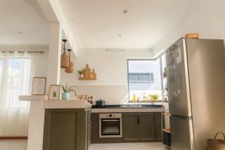 Cosy Private house with Swimming Pool - Free Parking - 2