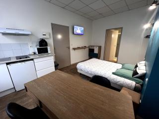 Beau Studio dans une rue au calme en Centre Ville de Niort proche de la Gare - 3