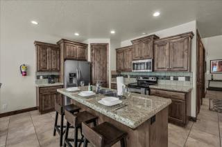 Coral Ridge 3BR Home - Pool Access and EV Charging - 6