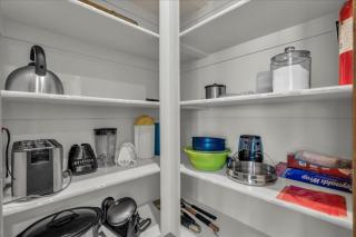 Coral Ridge 3BR Home - Pool Access and EV Charging - 2