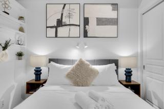 Flat at the Foot of the Mountain With Parking - 5