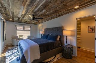 The Hawthorn House at Hound Ears - 5