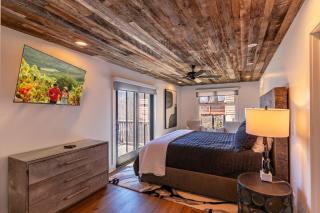 The Hawthorn House at Hound Ears - 4