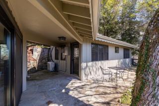 The Hawthorn House at Hound Ears - 1