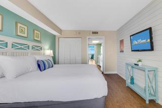 Ocean Breeze by StayMareni - King Suite - 3