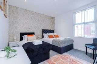 3 Bed house - Free Parking - Free Wifi - 5