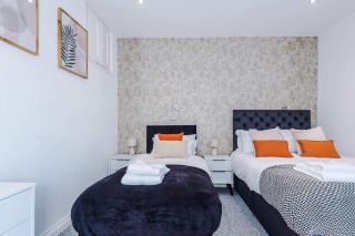 3 Bed house - Free Parking - Free Wifi - 5