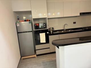 Resort-Style 3BR Apt - Pool, Gym, Football & More - 1