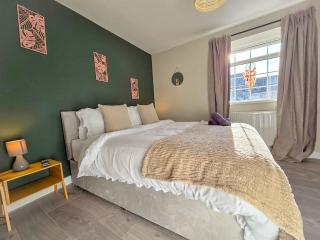 Copper Pine - Refurbished - Contractors & families - 9