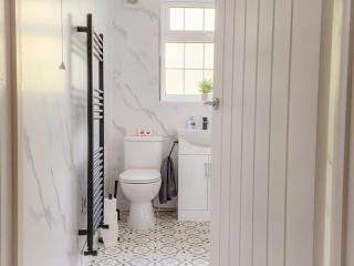 Copper Pine - Refurbished - Contractors & families - 6