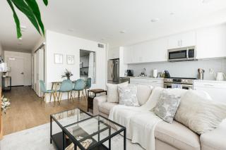 Beautiful 1BR with City Views - Los Angeles - 9