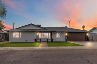 Modern Scottsdale Retreat with Private Jacuzzi - 8