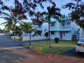 Peaceful & Scenic Villa on the Beach - 0