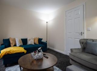 Sunderland Haven: Modern 4-Bedroom Family Retreat - 8