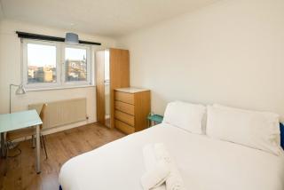 Bethnal Green Haven: Stylish 4-Bedroom Retreat - 8