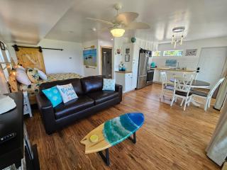 SeaSide Lake-Front Cottage - 5