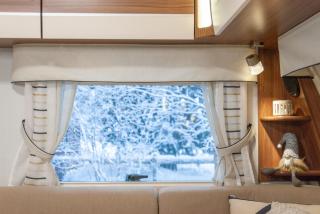 Unique Caravan Stay, Nordic sauna, parking & wifi - 5