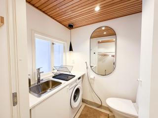 Unique Caravan Stay, Nordic sauna, parking & wifi - 1