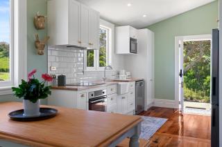 Luxury Coastal Escape - Pet Friendly - 3