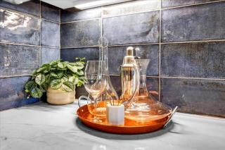 Crown Jewel of El Paseo with Private Pool & Spa - Palm Desert - 4