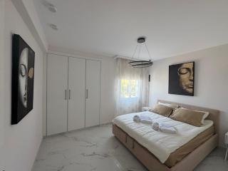 SeaView Pearl- Paphos Harbour Adults Only - 2