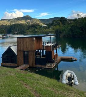 Cabaña flotante con jacuzzi - 3