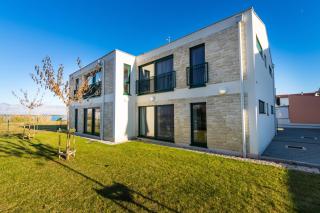 Queen Beach Apartments - Nin - 7
