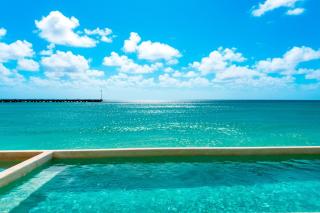 Beach-front Studio & Rooftop Infinity Pool - 9