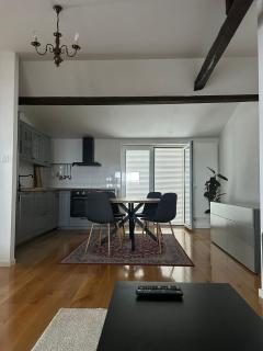 Airport APARTMAN LILI free parking onsite 2 bedroom terrace - 6