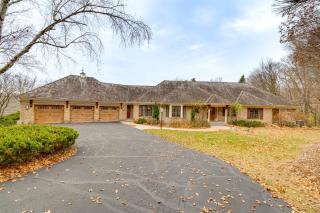 Courts, Pool and Game Room Luxe Long Lake Estate! - 7