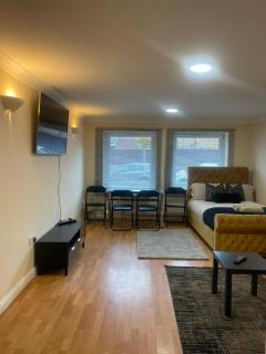 Cozy apartment, sleeps 4 with TV - 7