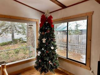 Rivers Edge by NW Comfy Cabins - 9